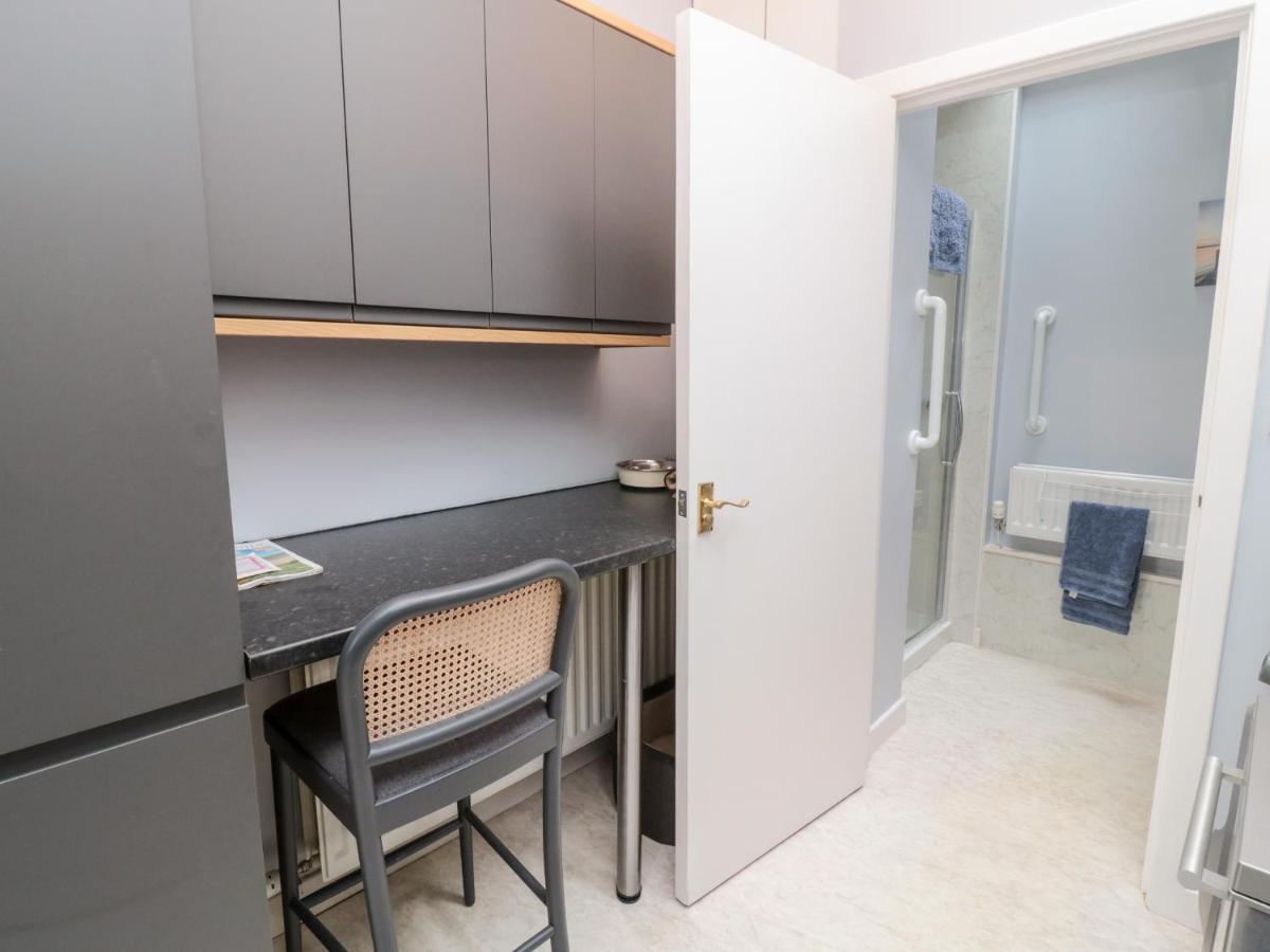 Islestone, 1 Temperance Terrace Holiday home *