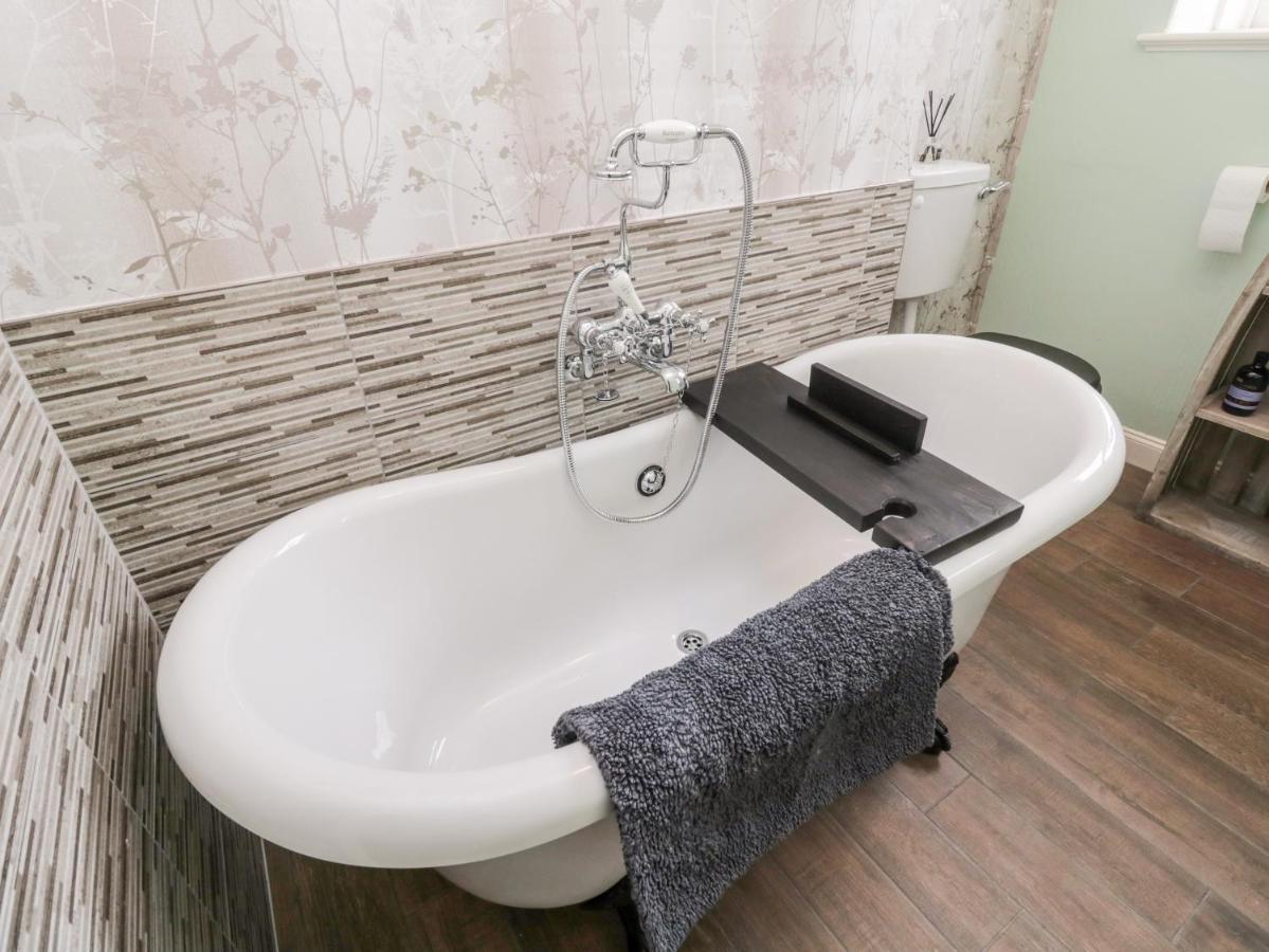 Islestone, 1 Temperance Terrace *