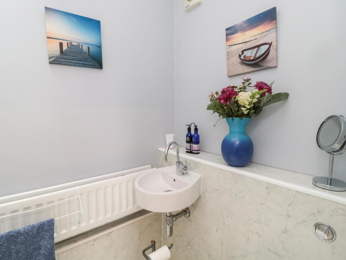 Islestone, 1 Temperance Terrace Holiday home *
